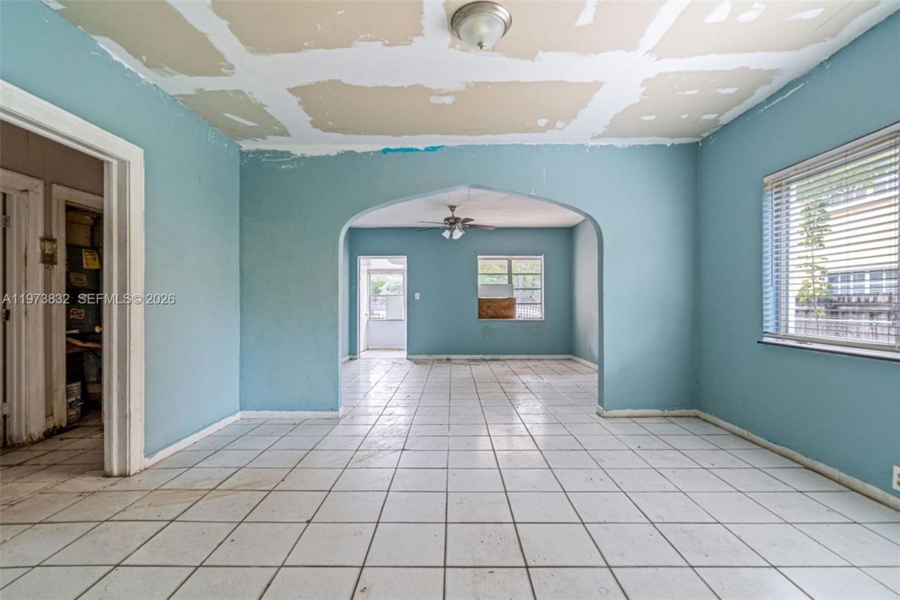 1045 SW 20th Ave , Miami, FL 33135 Photo