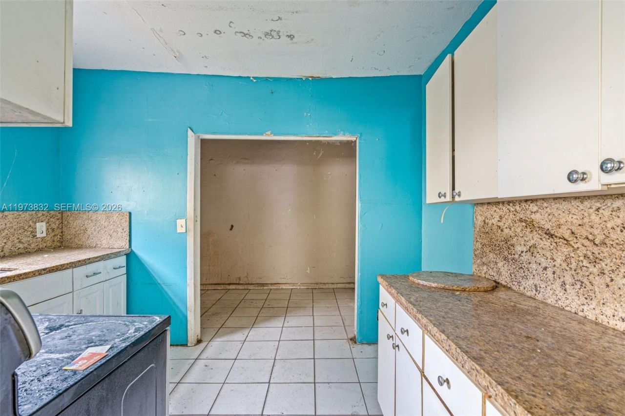 1045 SW 20th Ave , Miami, FL 33135 Photo