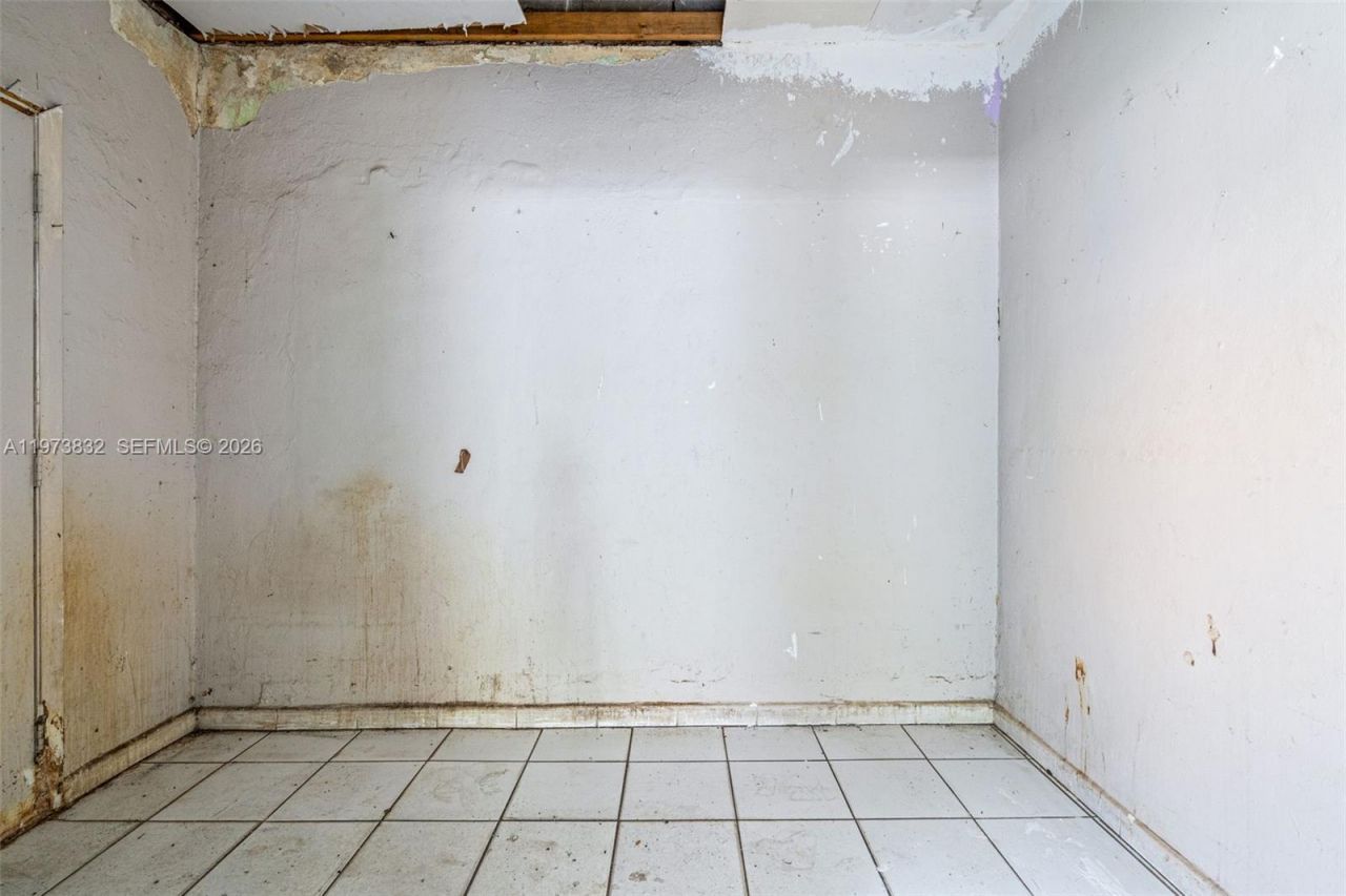 1045 SW 20th Ave , Miami, FL 33135 Photo