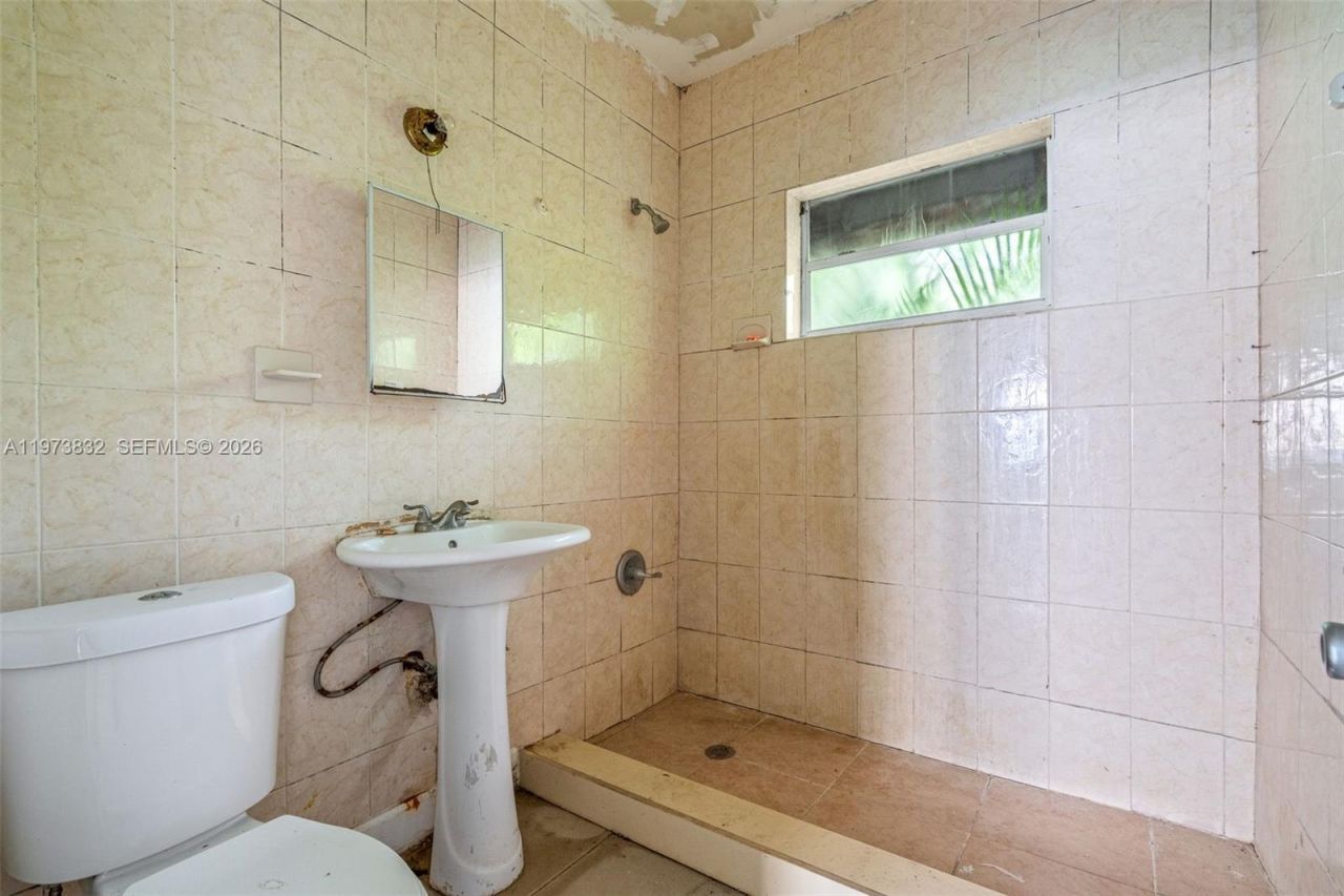 1045 SW 20th Ave , Miami, FL 33135 Photo