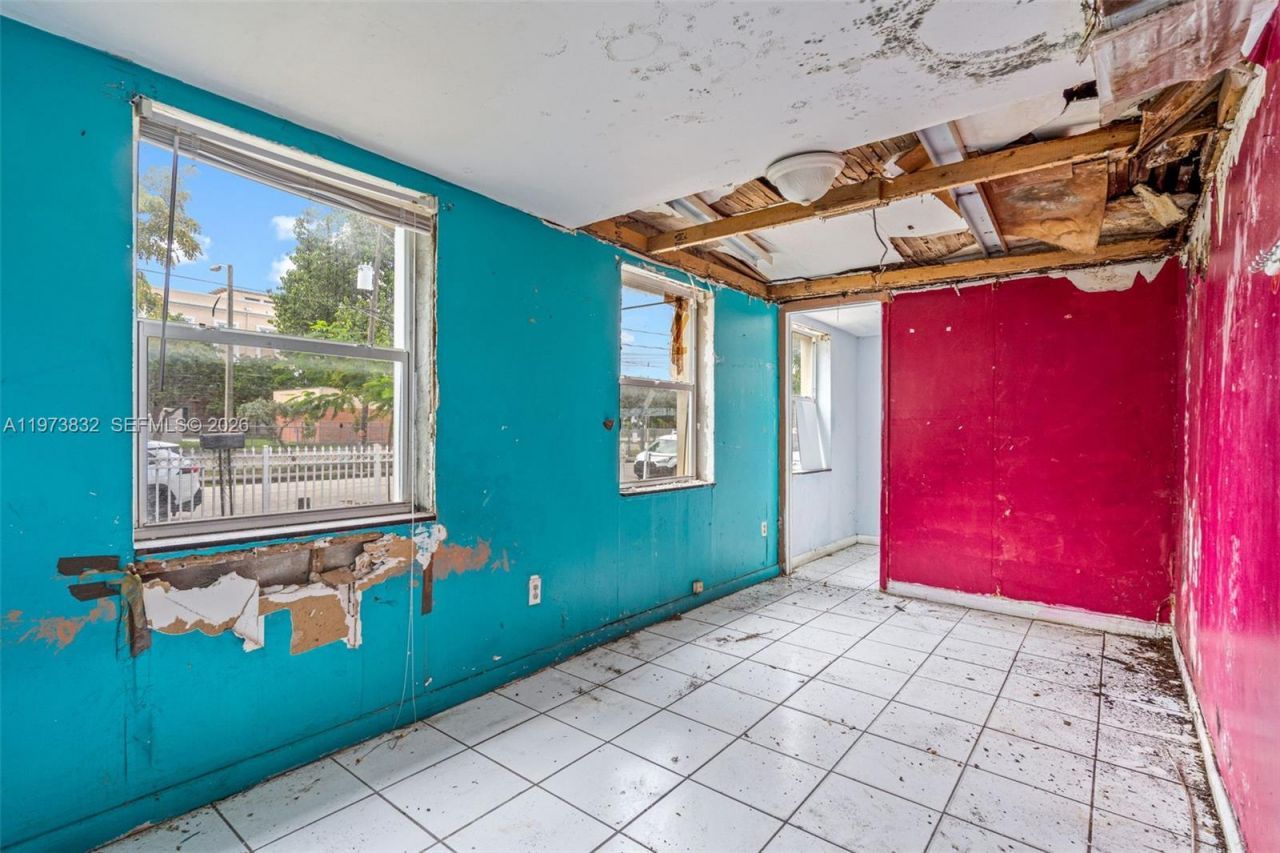 1045 SW 20th Ave , Miami, FL 33135 Photo