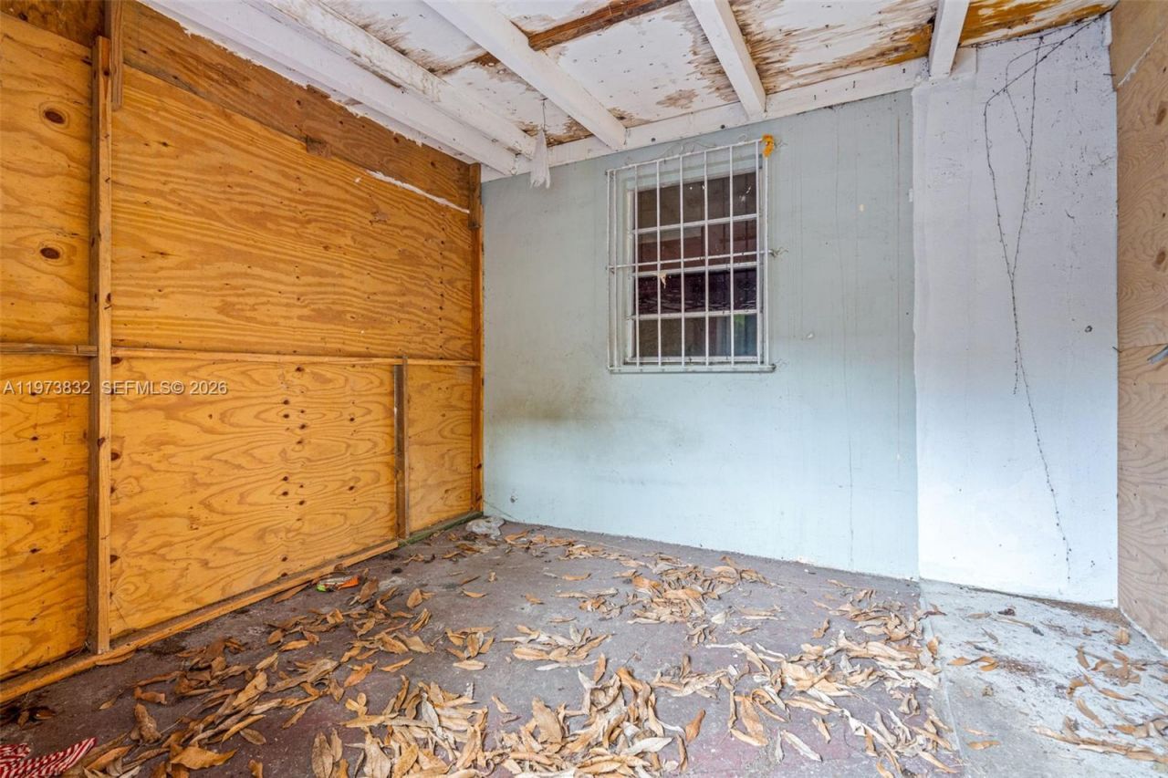 1045 SW 20th Ave , Miami, FL 33135 Photo