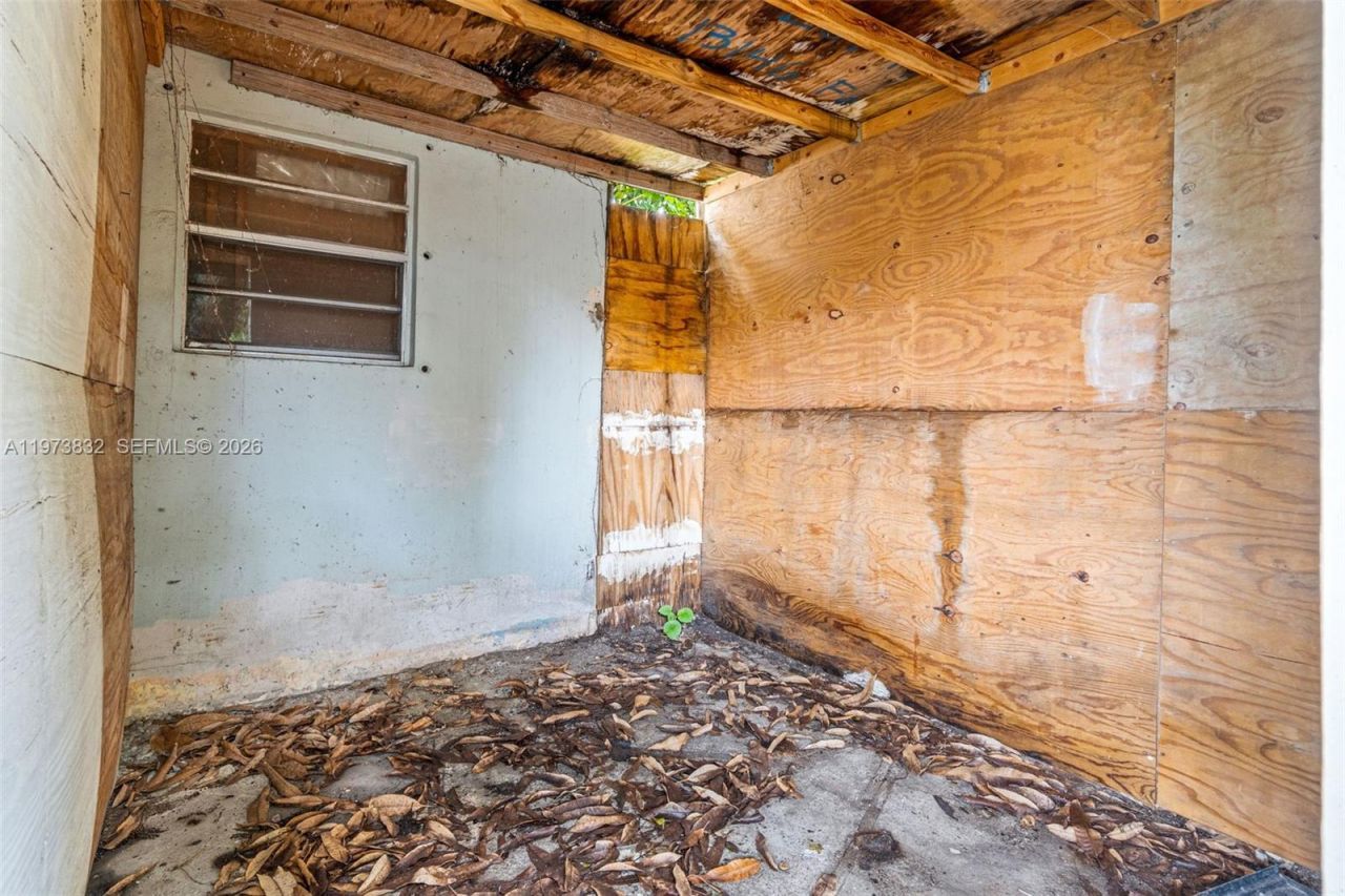 1045 SW 20th Ave , Miami, FL 33135 Photo