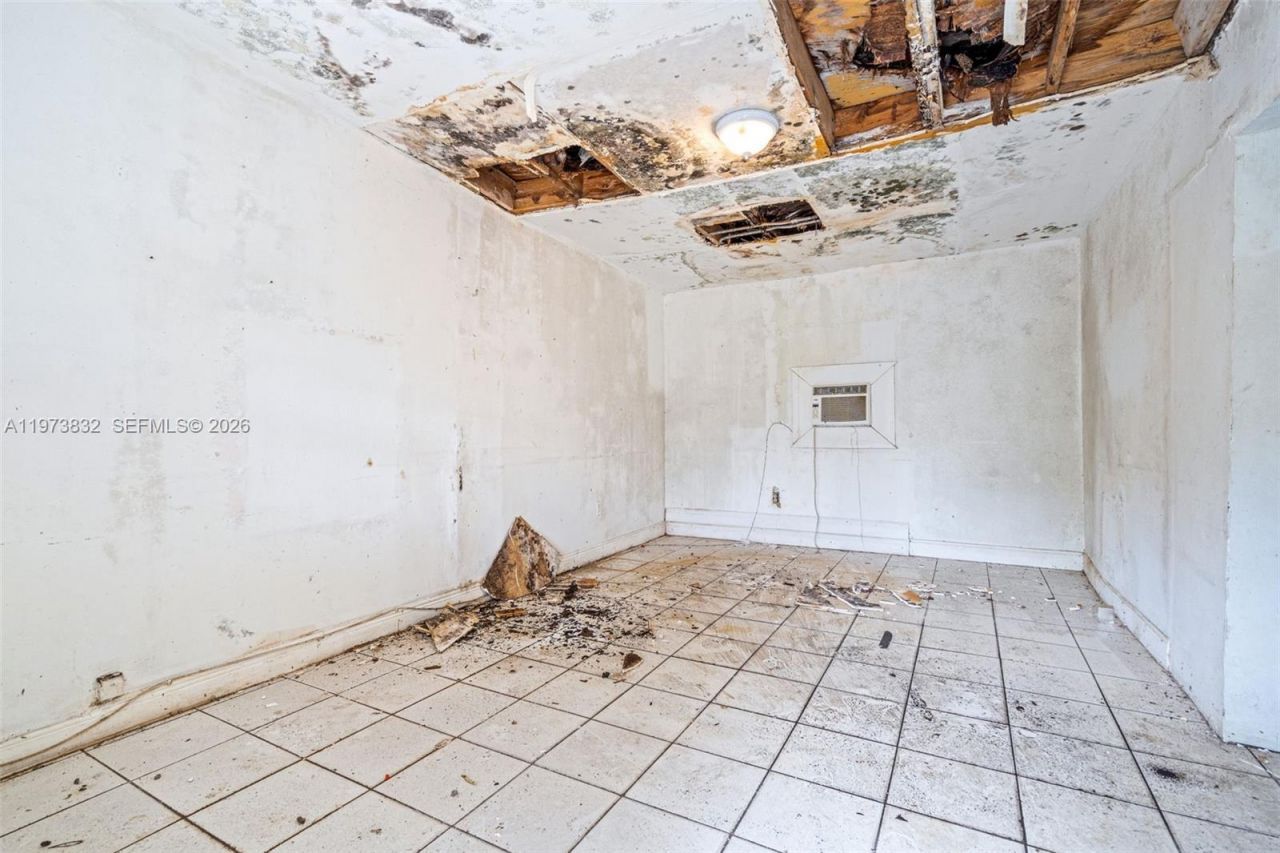 1045 SW 20th Ave , Miami, FL 33135 Photo