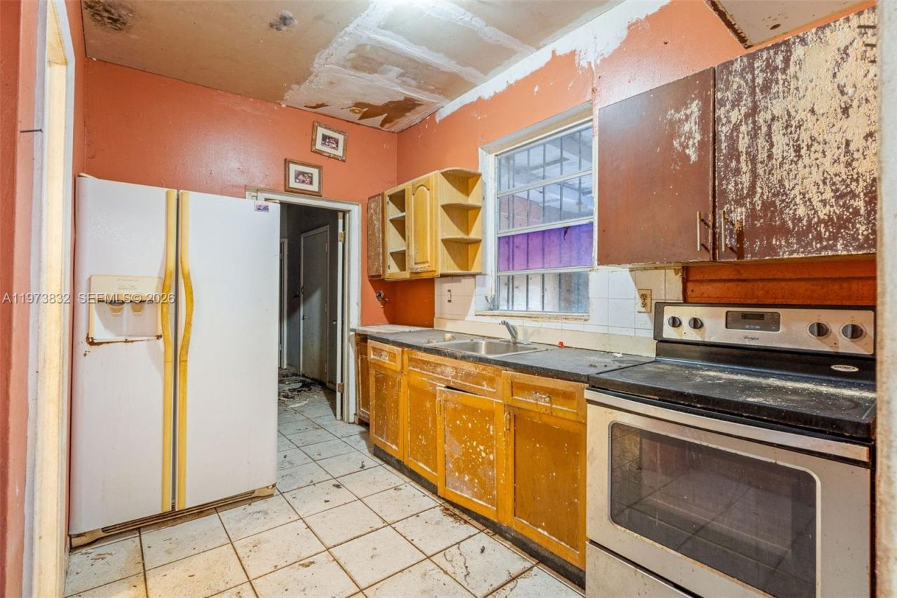 1045 SW 20th Ave , Miami, FL 33135 Photo