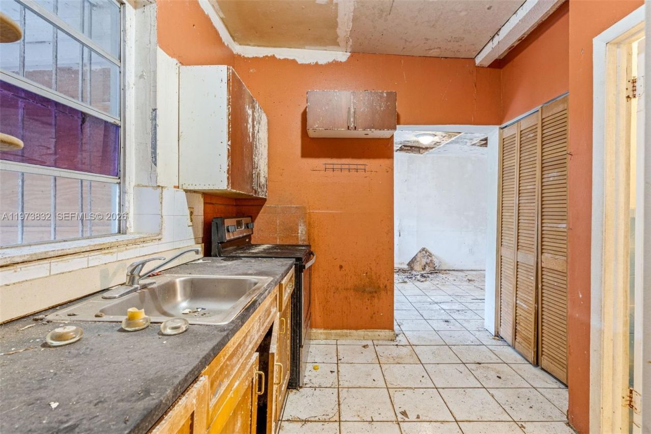 1045 SW 20th Ave , Miami, FL 33135 Photo