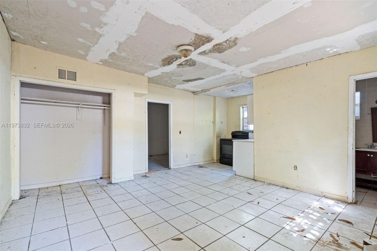 1045 SW 20th Ave , Miami, FL 33135 Photo