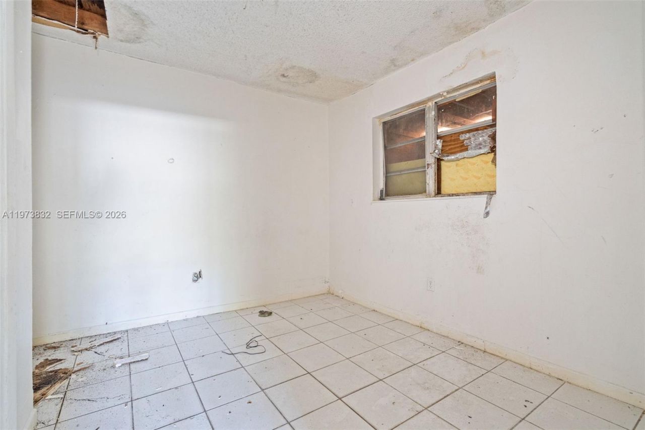 1045 SW 20th Ave , Miami, FL 33135 Photo