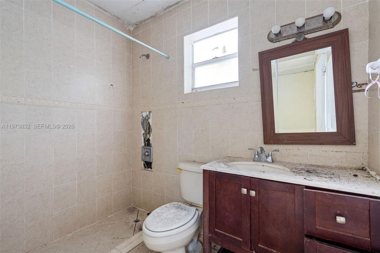 1045 SW 20th Ave , Miami, FL 33135 Photo