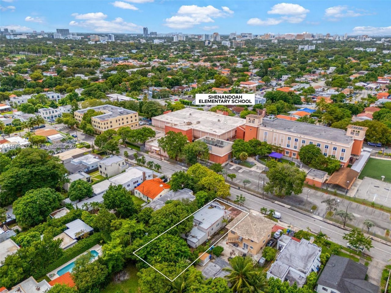 1045 SW 20th Ave , Miami, FL 33135 Photo