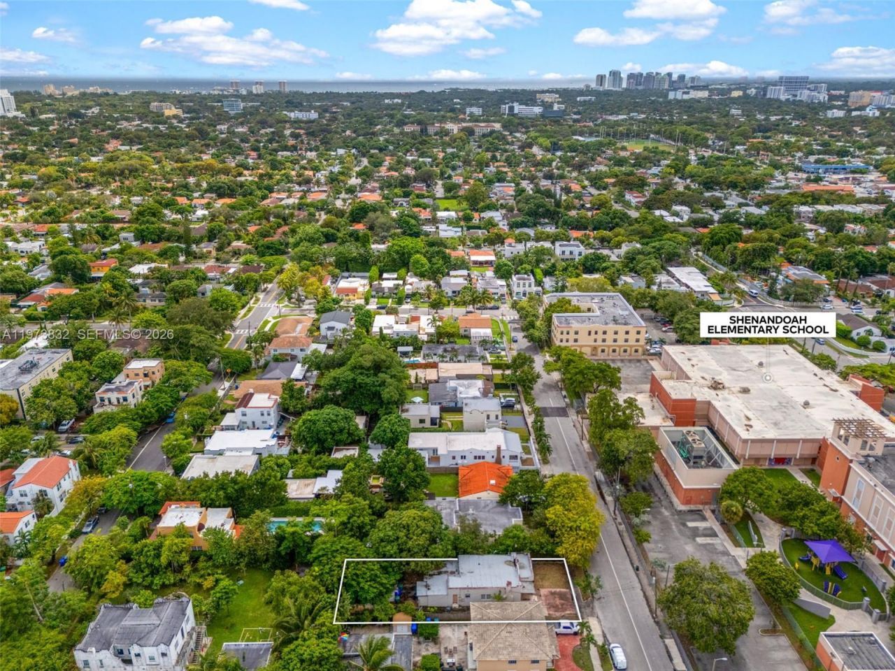 1045 SW 20th Ave , Miami, FL 33135 Photo