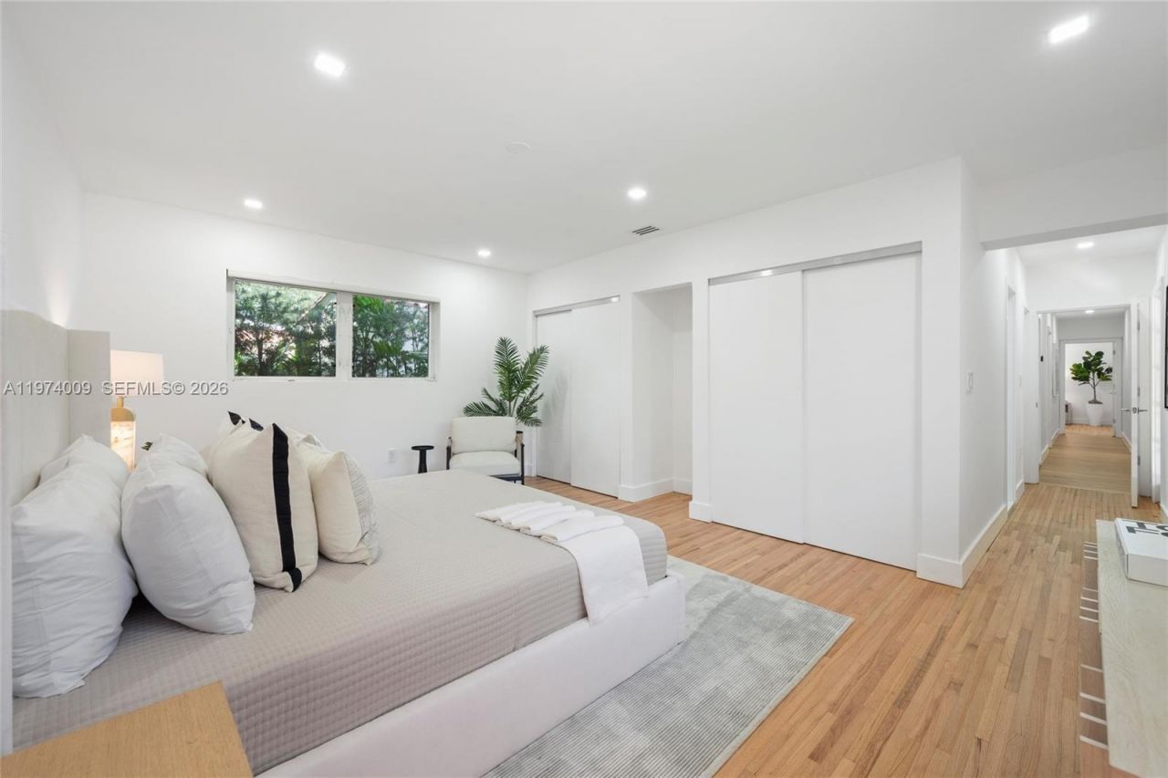 5211 Granada Blvd, Coral Gables, FL 33146 Photo