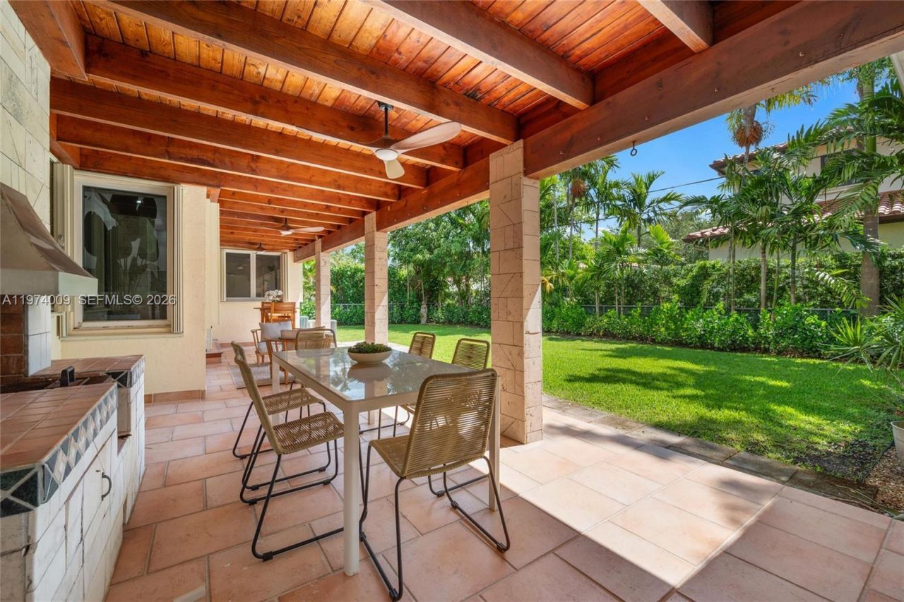 5211 Granada Blvd, Coral Gables, FL 33146 Photo