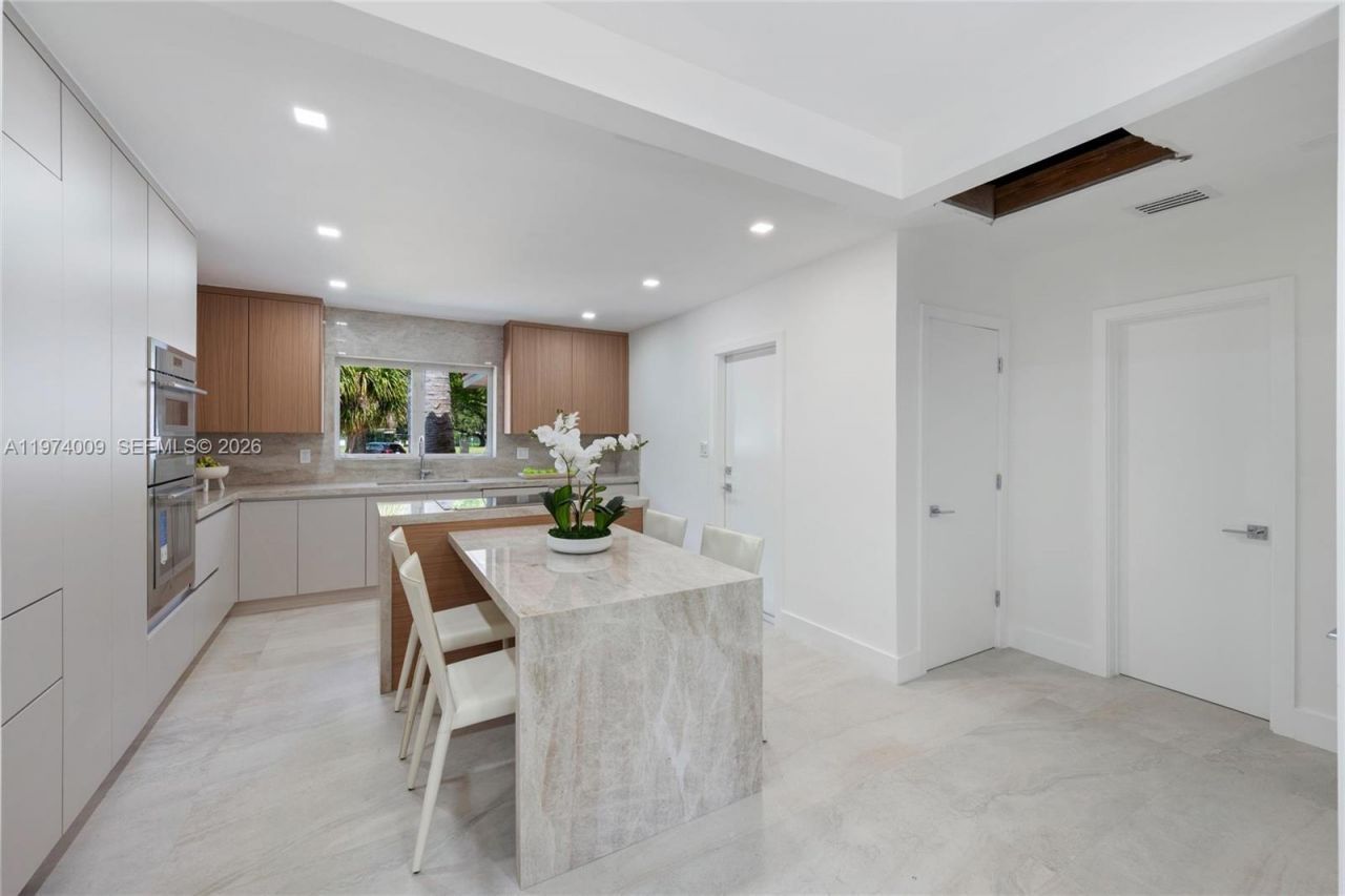 5211 Granada Blvd, Coral Gables, FL 33146 Photo