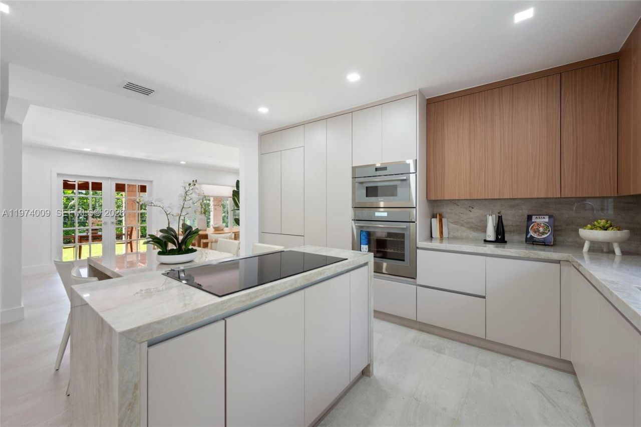 5211 Granada Blvd, Coral Gables, FL 33146 Photo