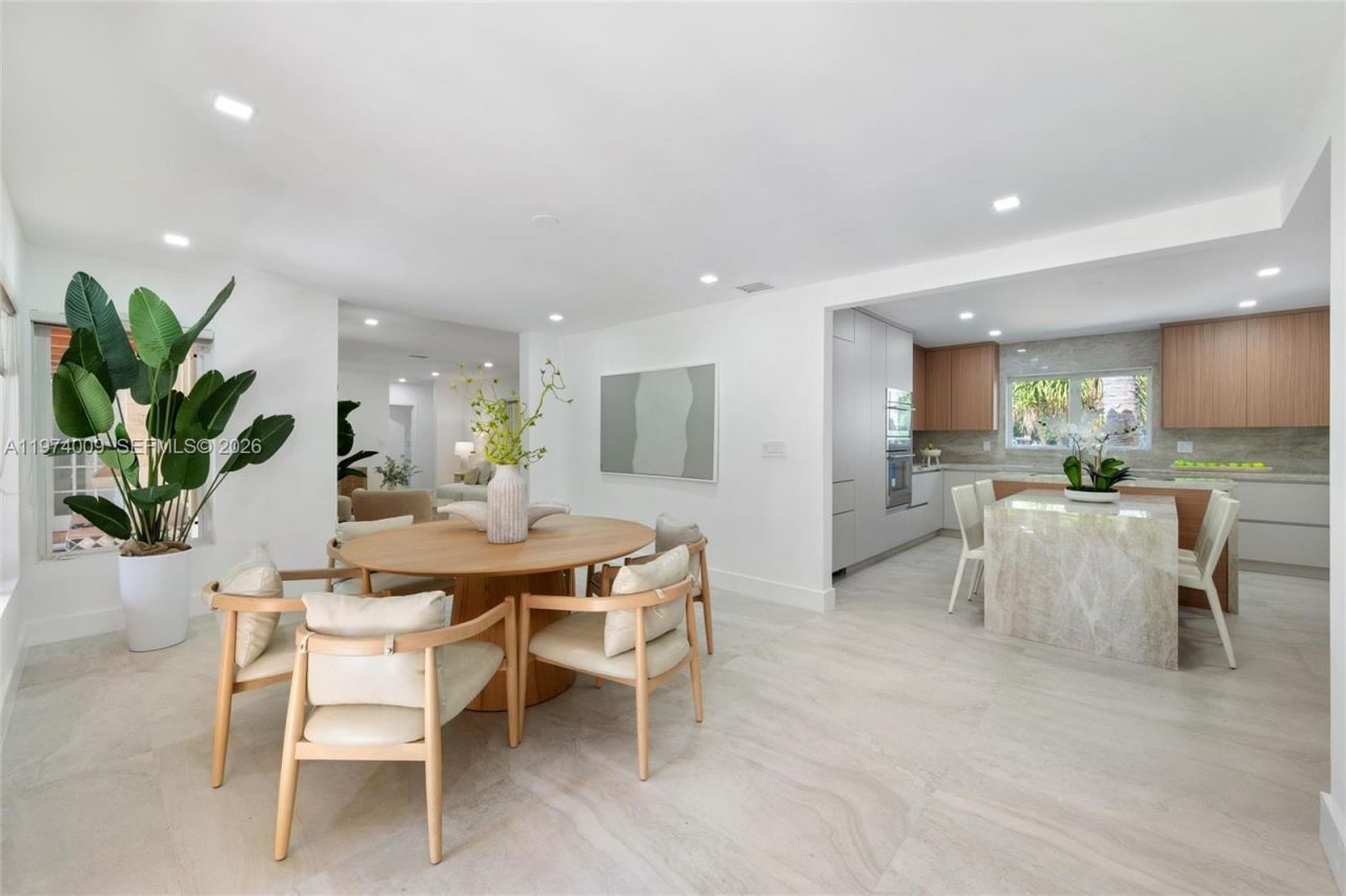 5211 Granada Blvd, Coral Gables, FL 33146 Photo