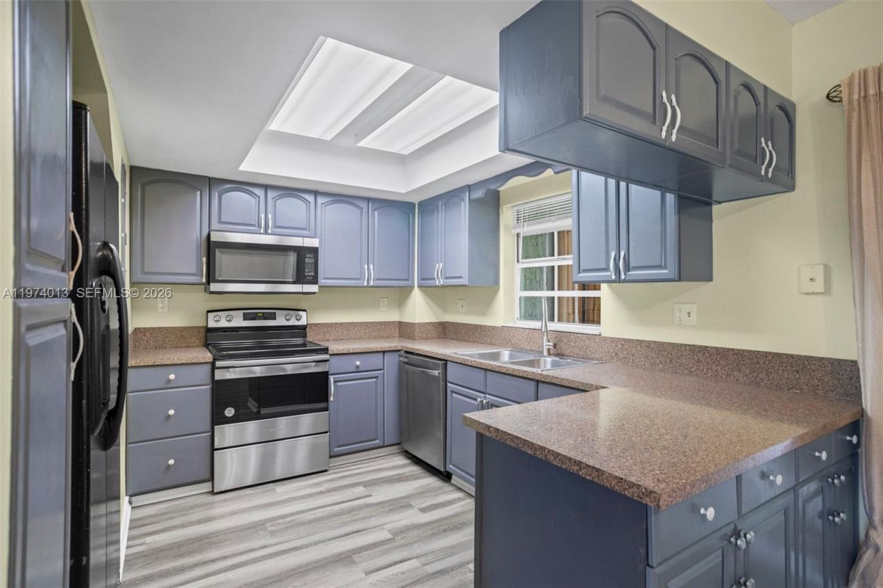 12261 Lake Loop Rd , Cooper City, FL 33330 Photo