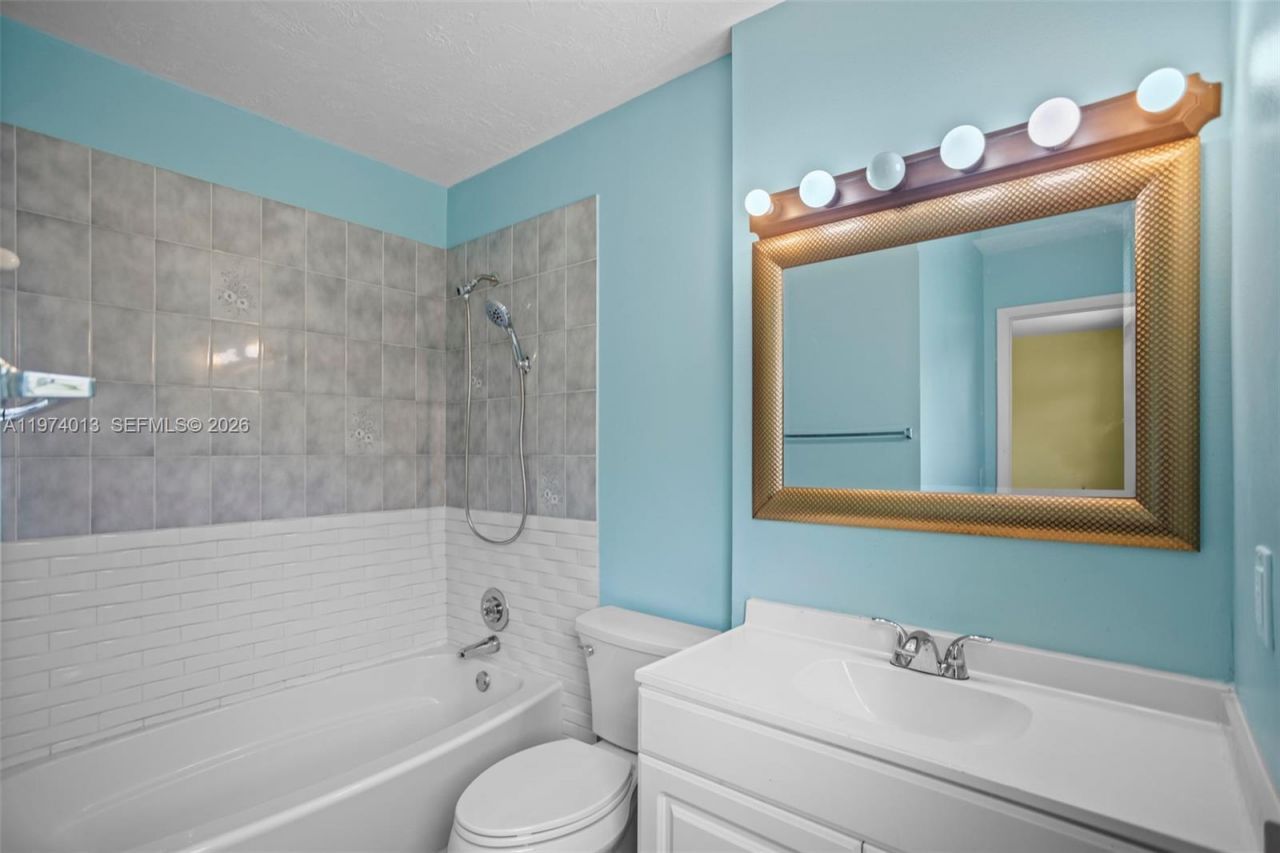 12261 Lake Loop Rd , Cooper City, FL 33330 Photo