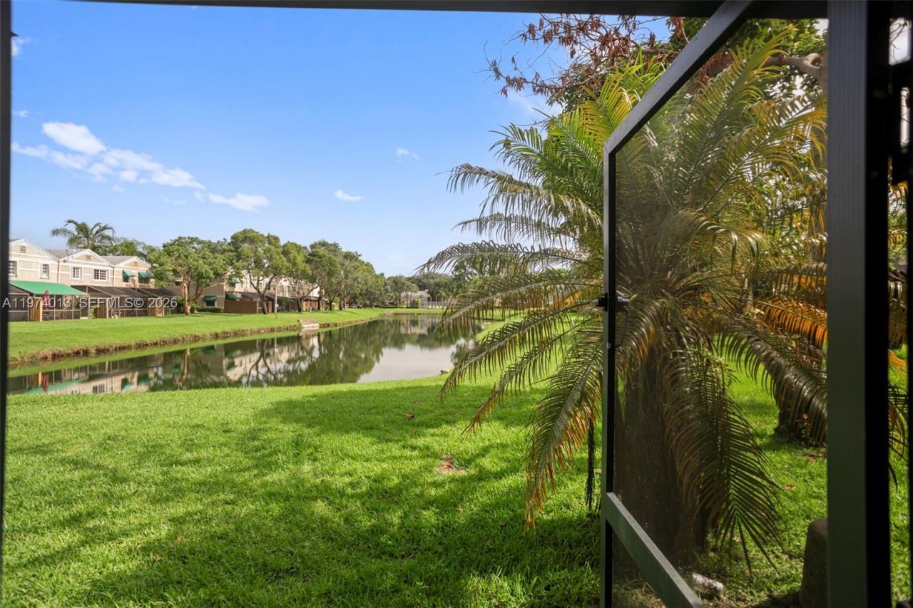 12261 Lake Loop Rd , Cooper City, FL 33330 Photo