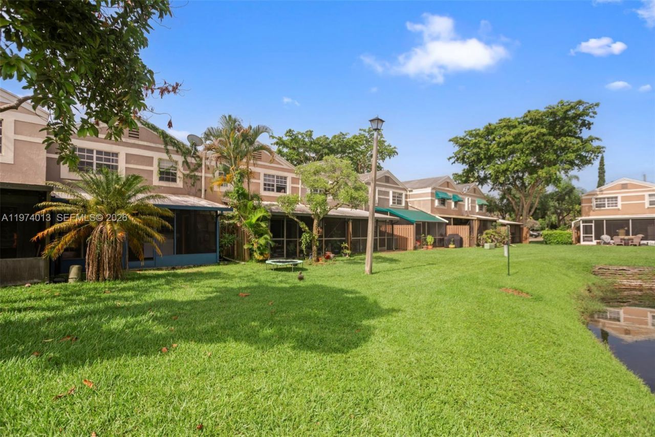 12261 Lake Loop Rd , Cooper City, FL 33330 Photo