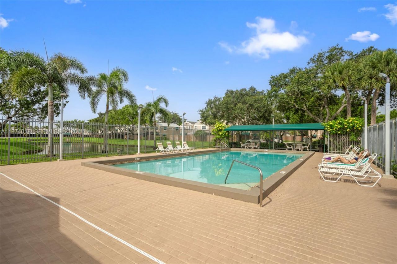 12261 Lake Loop Rd , Cooper City, FL 33330 Photo