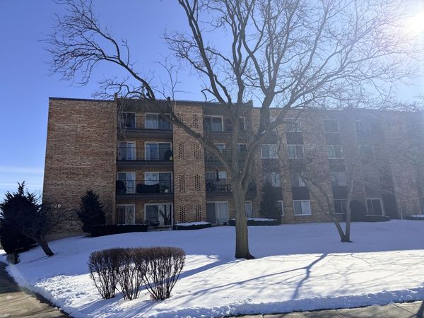 500 W Huntington Commons Road , Unit 255, Mount Prospect, IL 60056