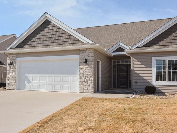 2945 Platinum Drive NE, Rochester, MN 55906