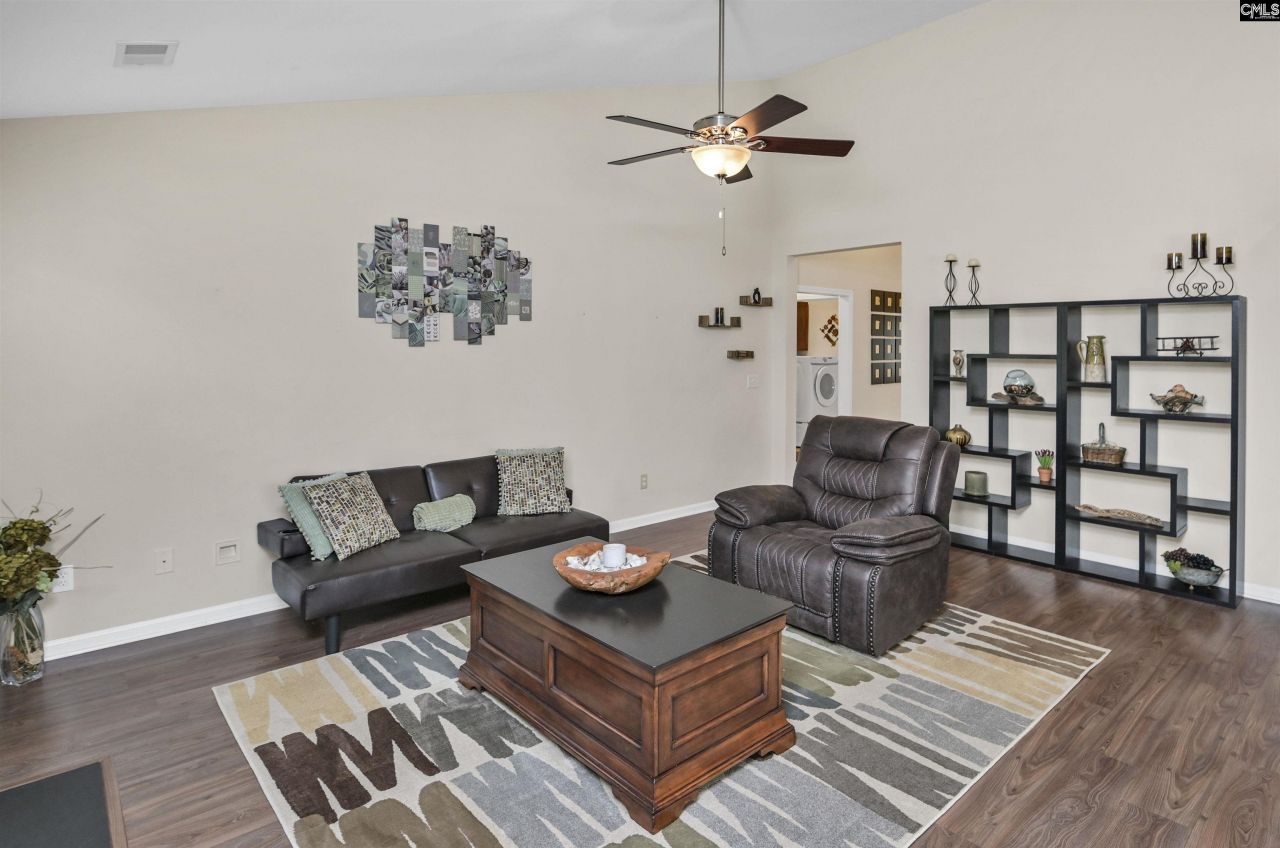 426 Crawley Lane  Photo 8