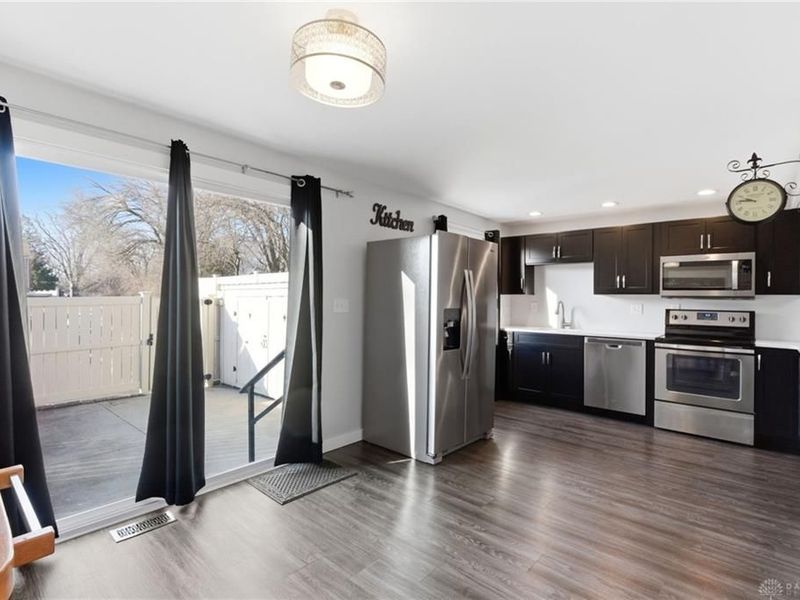 1446 Long Island Court, Beavercreek, OH 45434 Photo 14