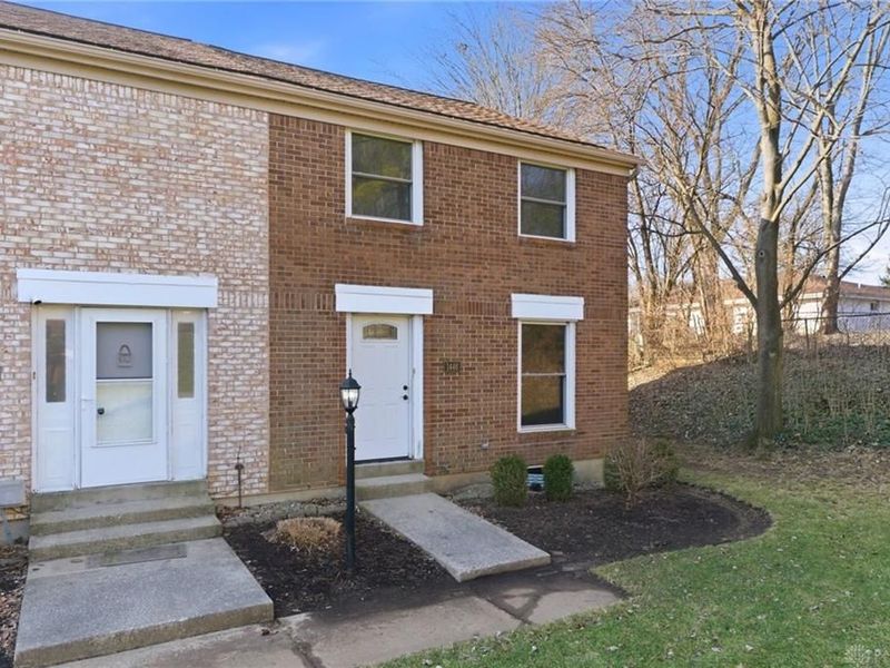 1446 Long Island Court, Beavercreek, OH 45434 Photo 3