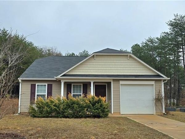 125 Delia Run , Madison, NC 27025