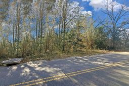 475 Coleman Avenue photo 4