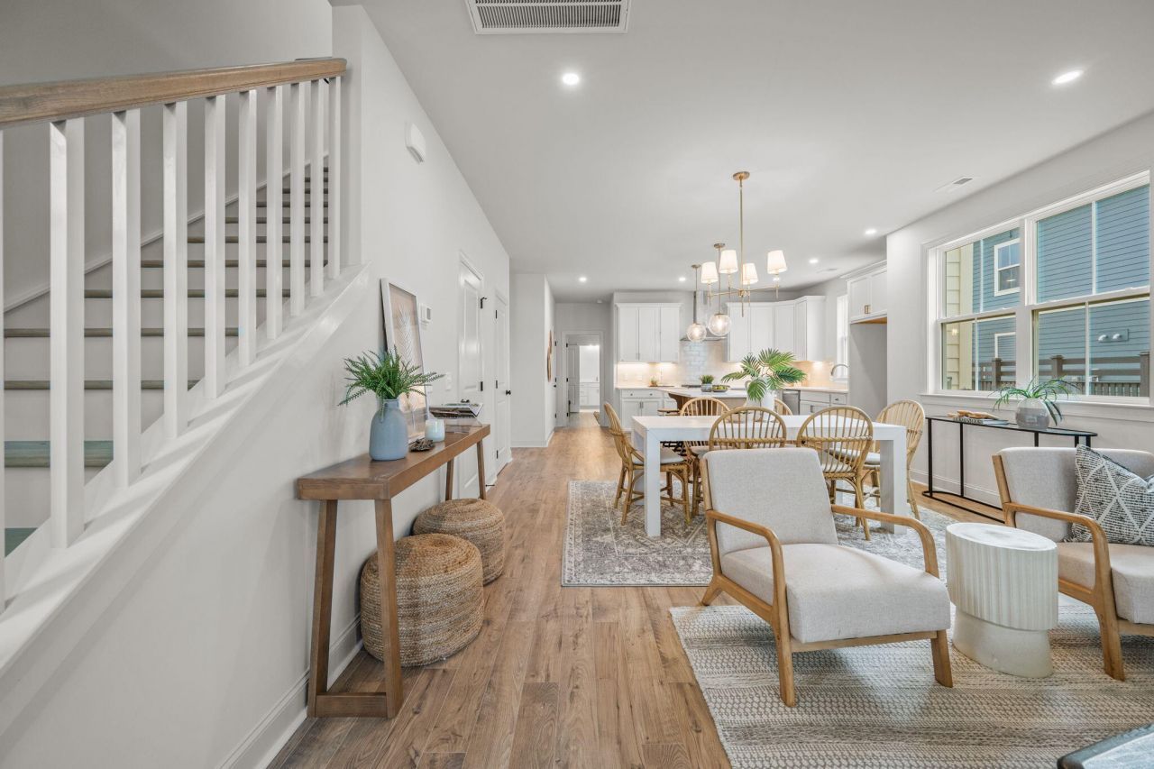 785 Blueway Avenue Photo 11