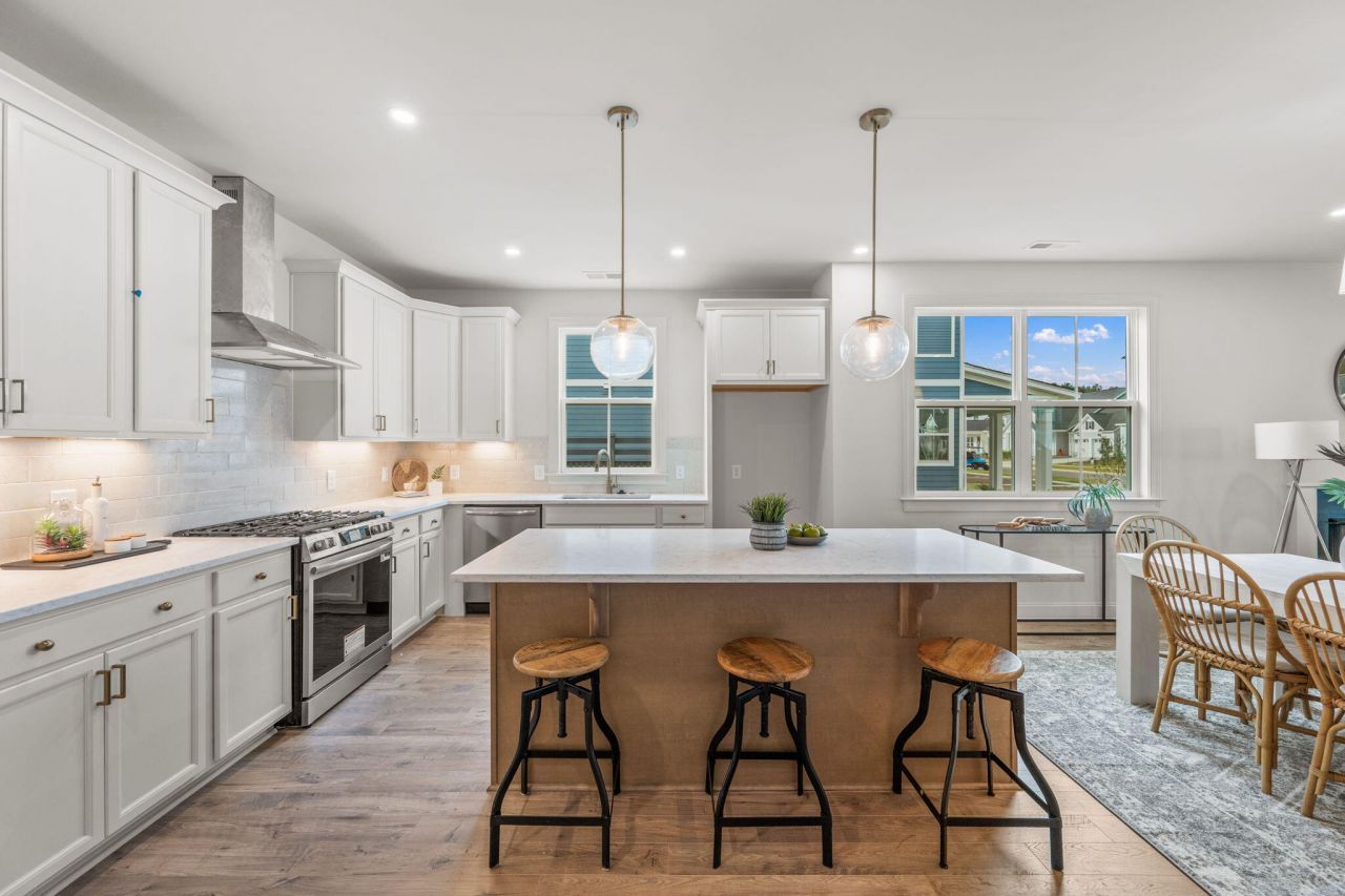 785 Blueway Avenue Photo 12