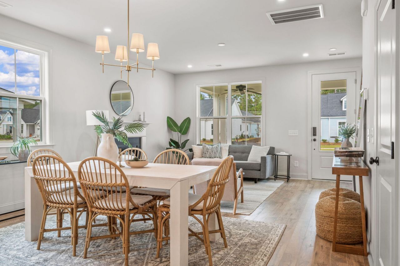 785 Blueway Avenue Photo 13