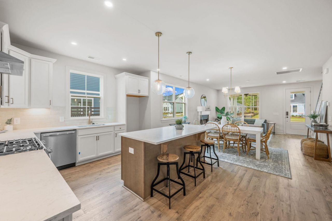 785 Blueway Avenue Photo 16