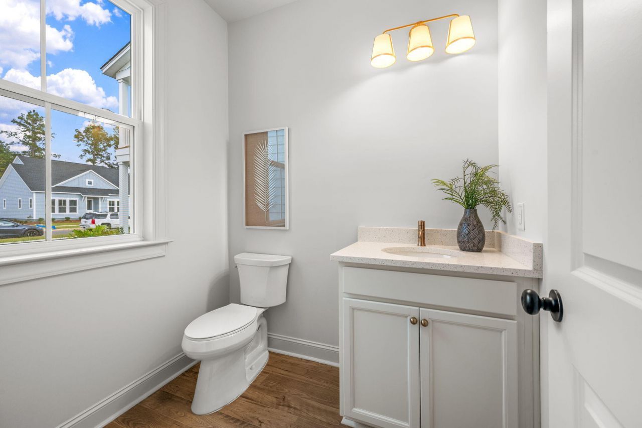 785 Blueway Avenue Photo 19