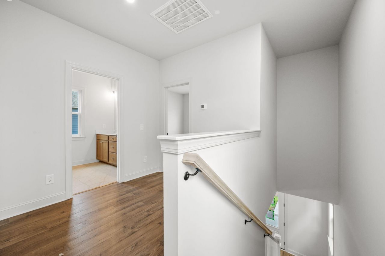 785 Blueway Avenue Photo 29