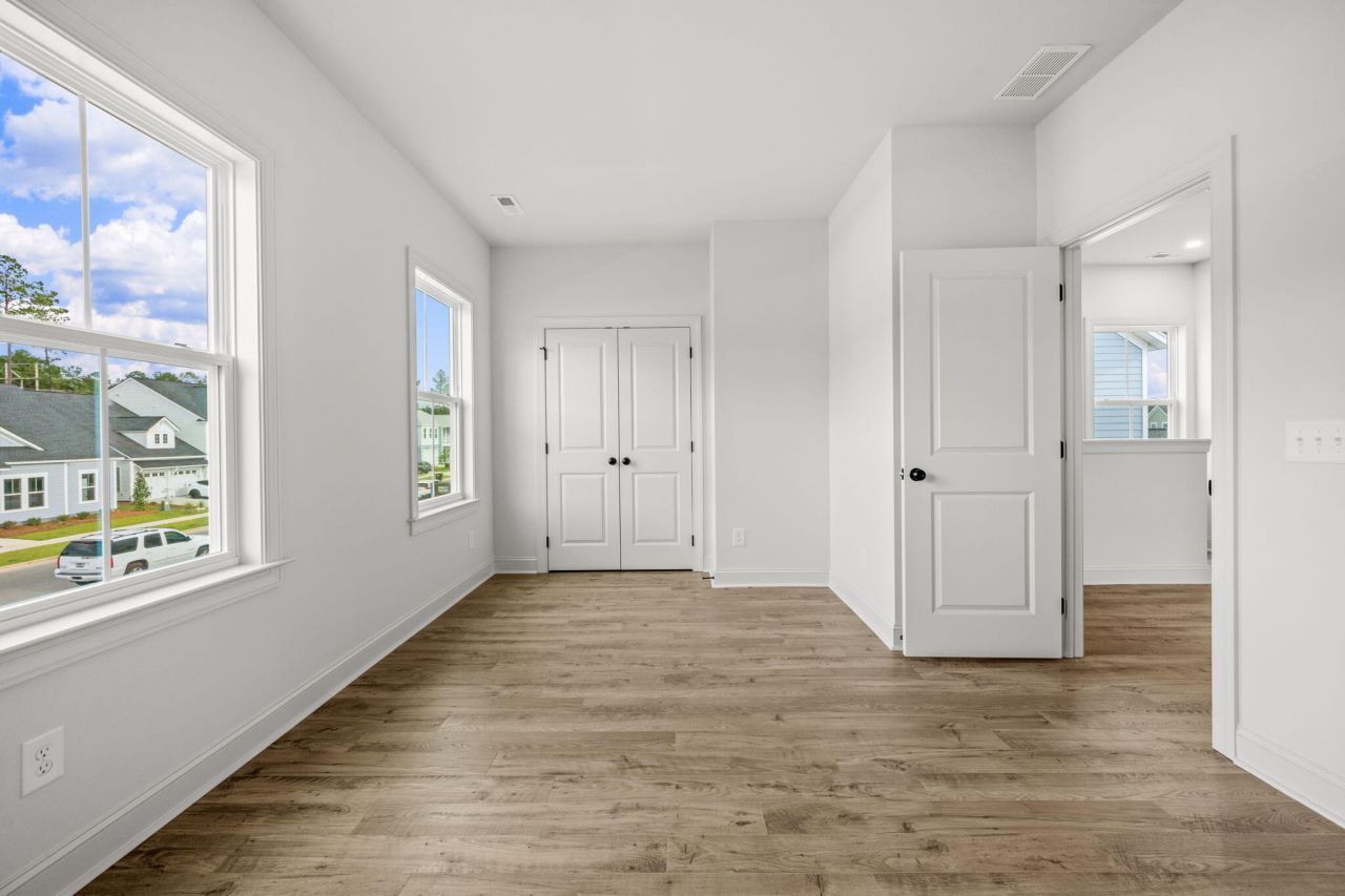 785 Blueway Avenue Photo 31