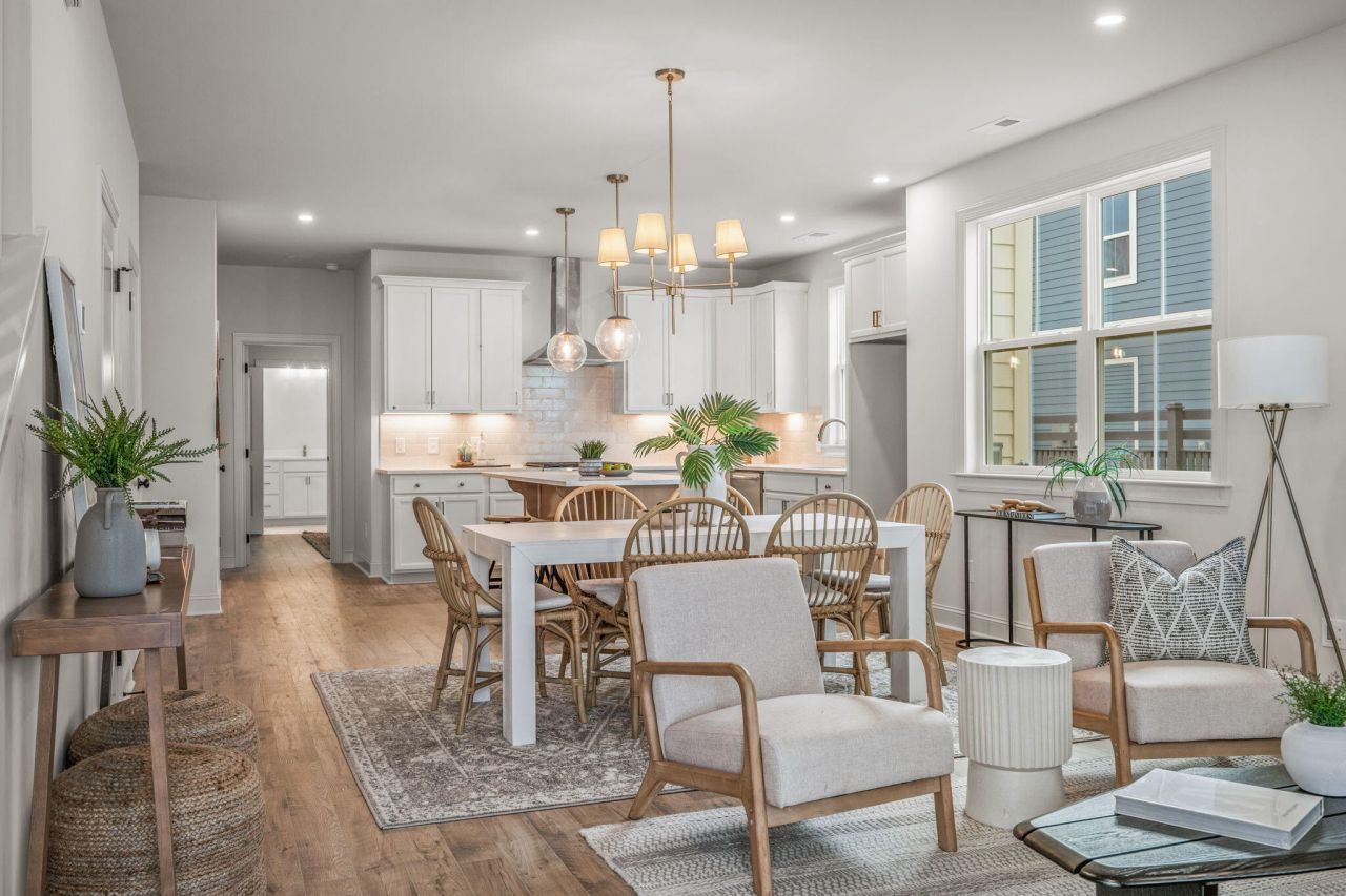 785 Blueway Avenue Photo 7