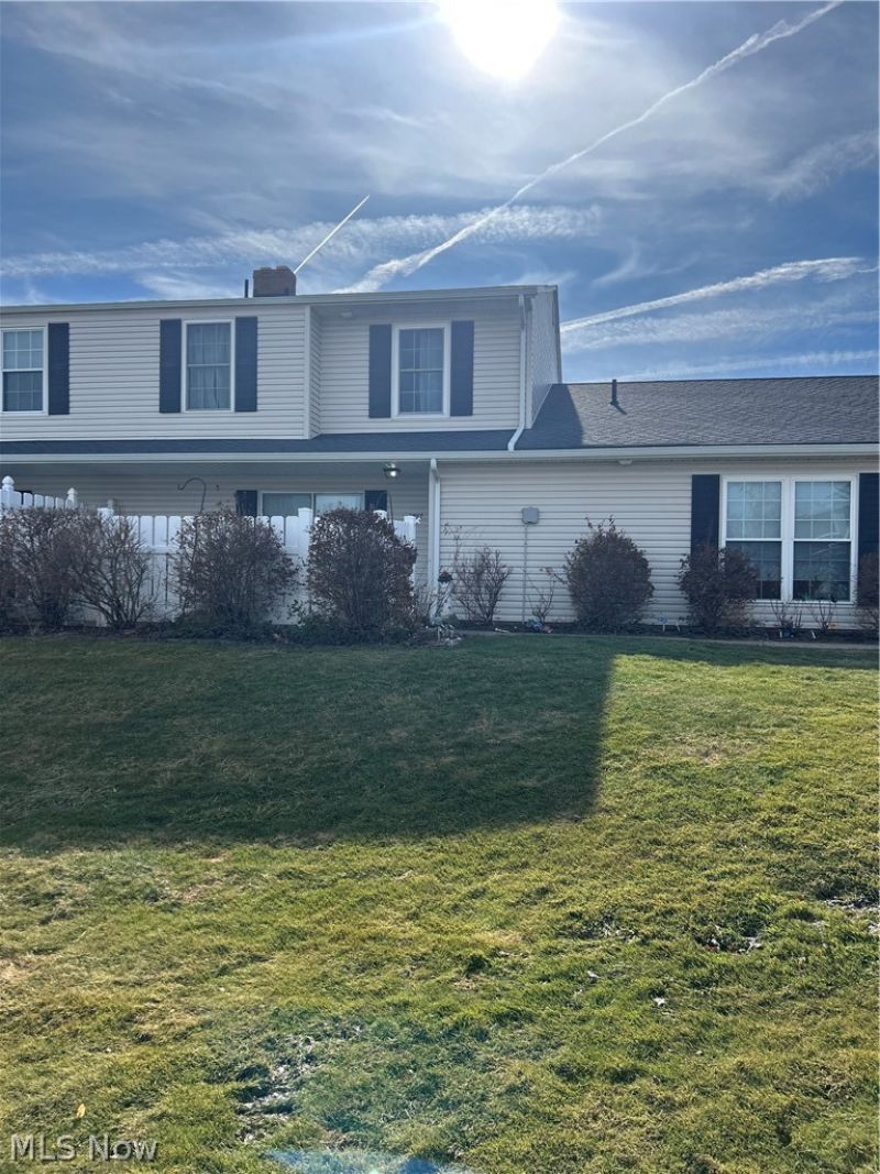 6857 Beacon Drive, Unit 63B, Mentor, OH 44060 Main Photo