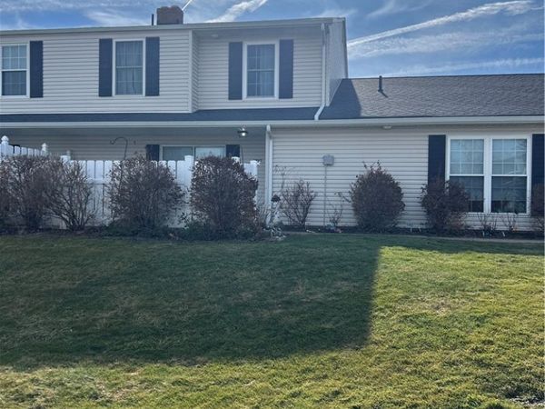 6857 Beacon Drive, Unit 63B, Mentor, OH 44060