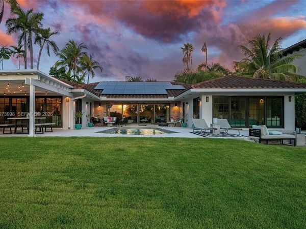 524 Oleander Dr, Hallandale Beach, FL 33009