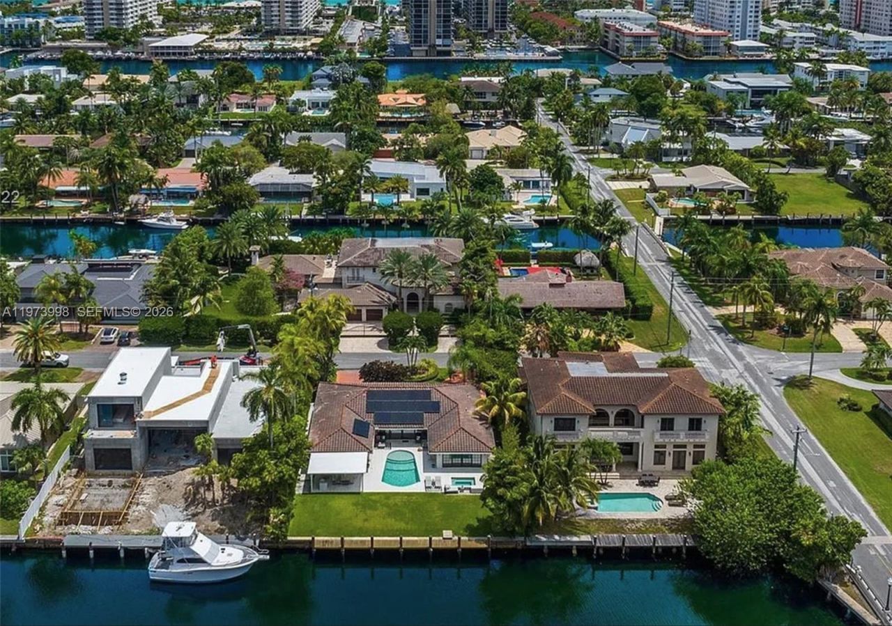 524 Oleander Dr, Hallandale Beach, FL 33009 Photo