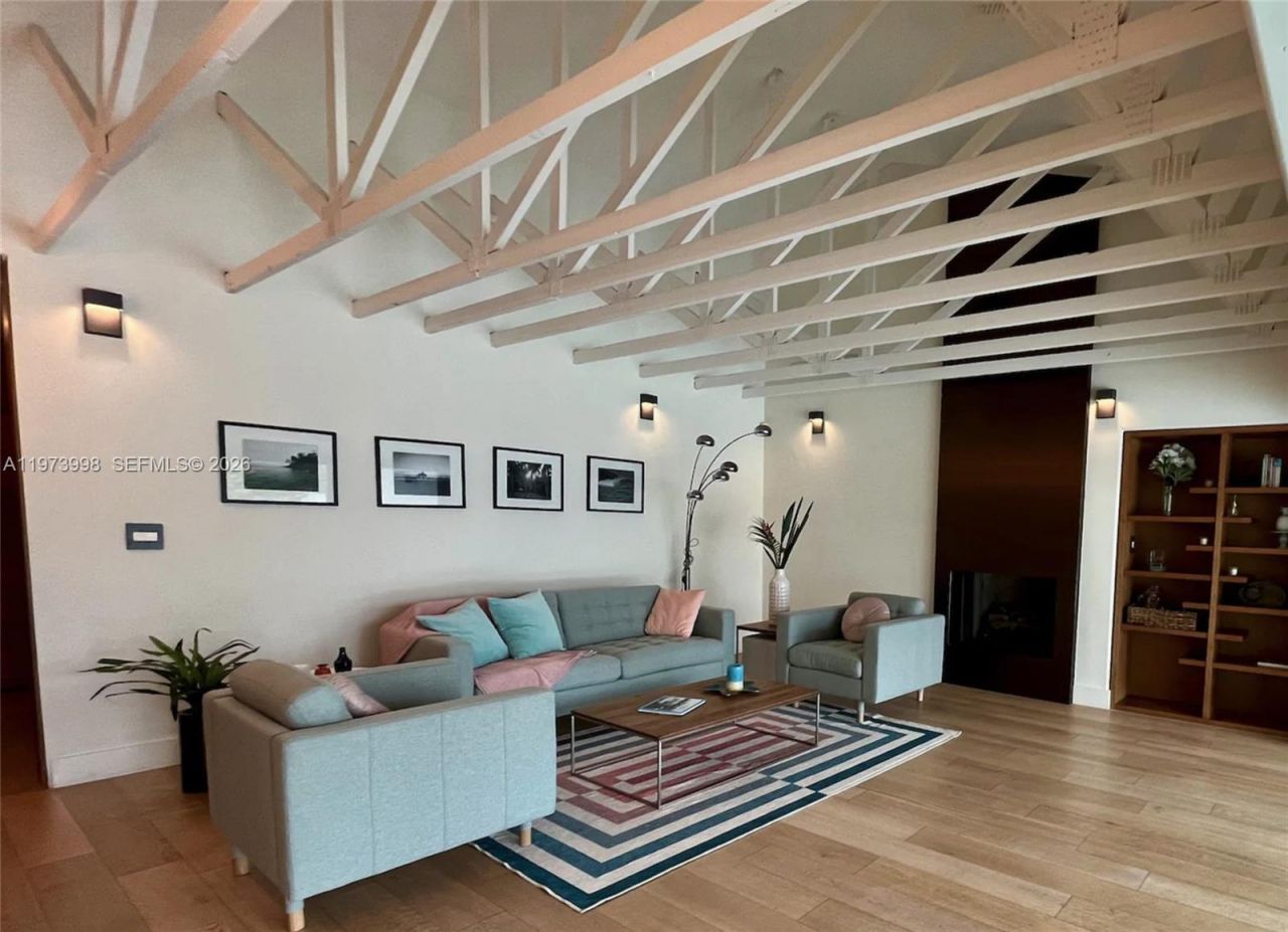 524 Oleander Dr, Hallandale Beach, FL 33009 Photo