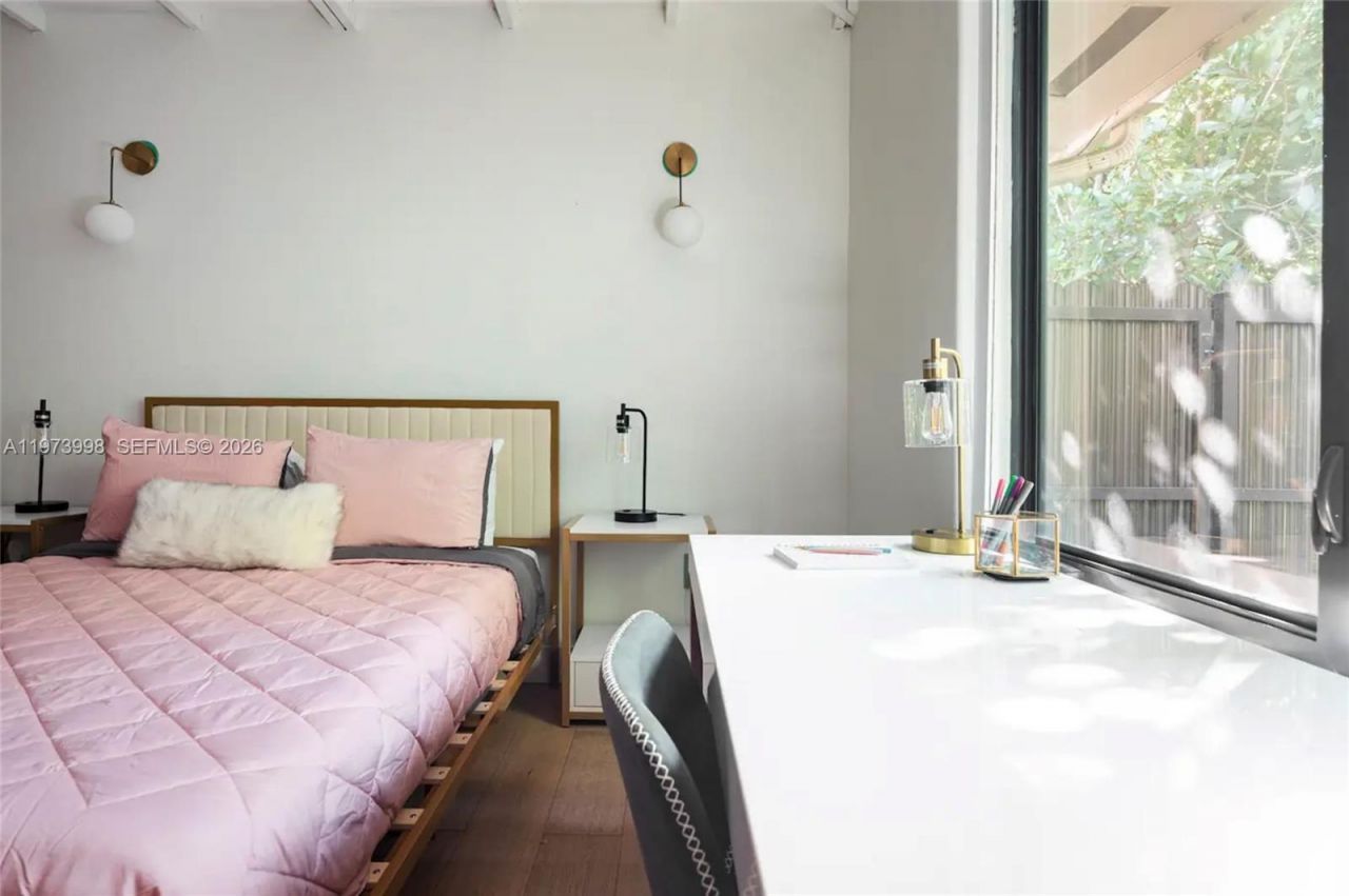 524 Oleander Dr, Hallandale Beach, FL 33009 Photo