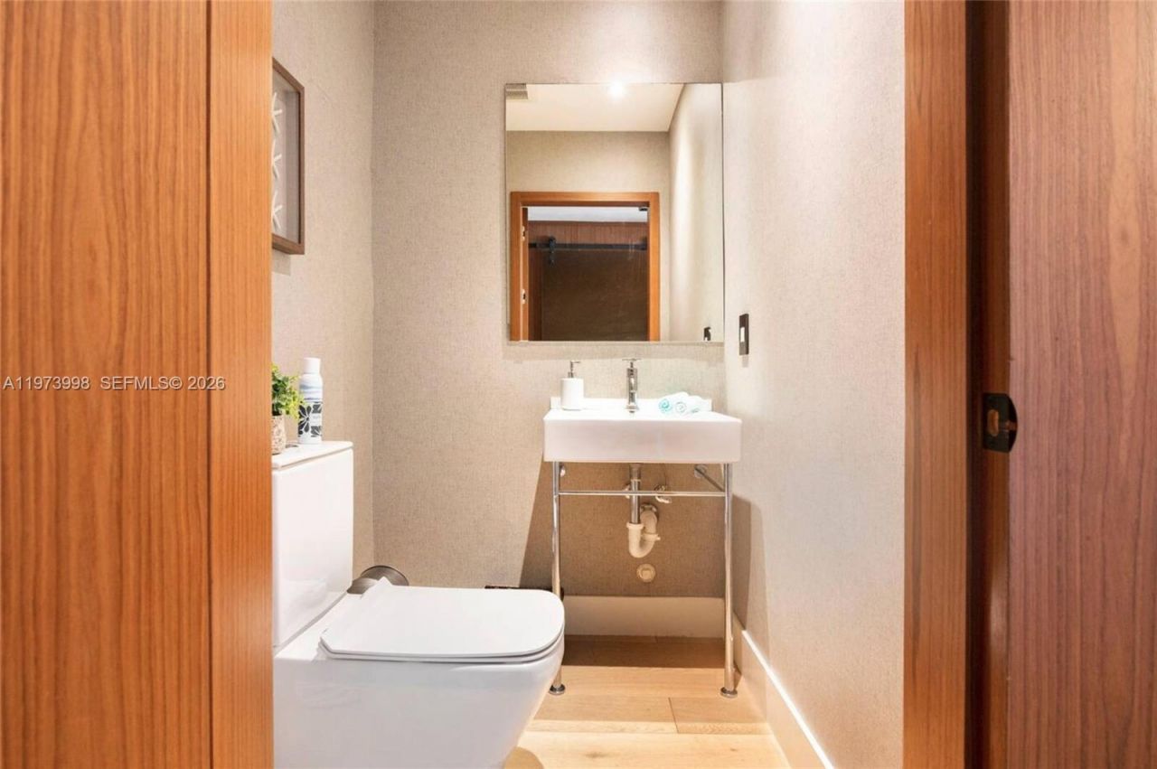 524 Oleander Dr, Hallandale Beach, FL 33009 Photo