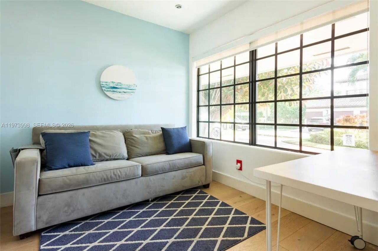 524 Oleander Dr, Hallandale Beach, FL 33009 Photo