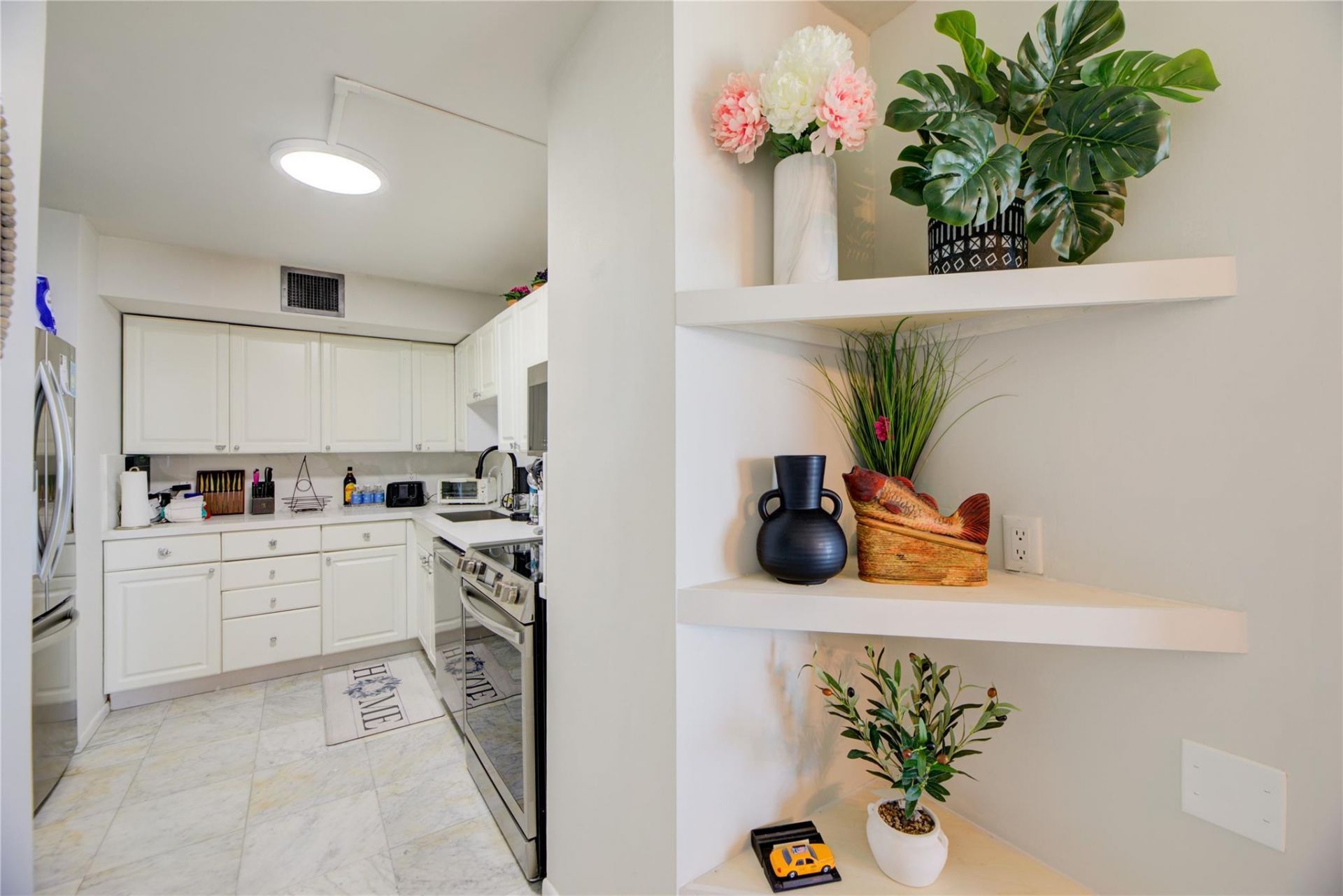 1 Las Olas Circle, Unit 1117, Fort Lauderdale, FL 33316 Photo