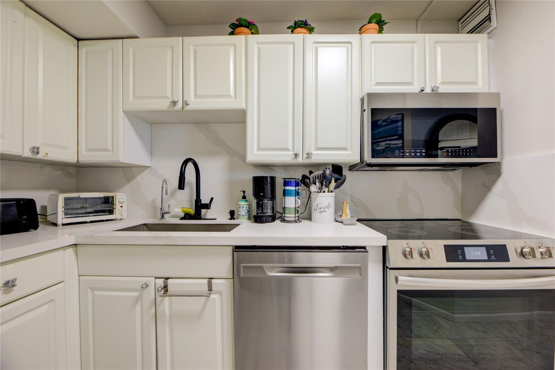 1 Las Olas Circle, Unit 1117, Fort Lauderdale, FL 33316 Photo